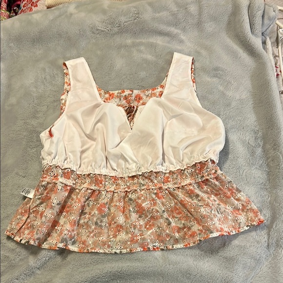 Versona Women’s Floral Sleeveless Top - Orange and White. NWOT - Picture 7 of 7